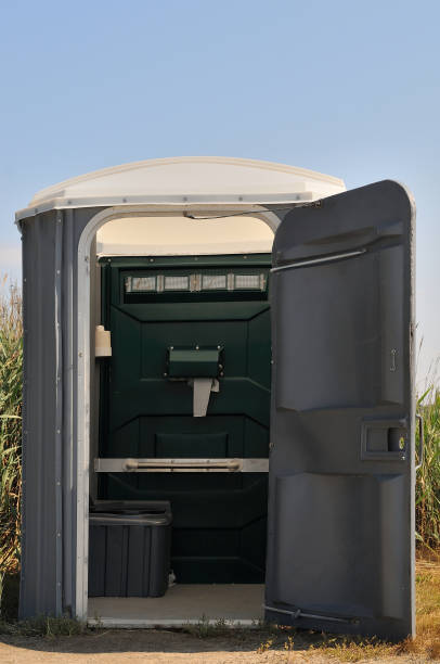 Best Luxury portable toilet rental  in Earlham, IA